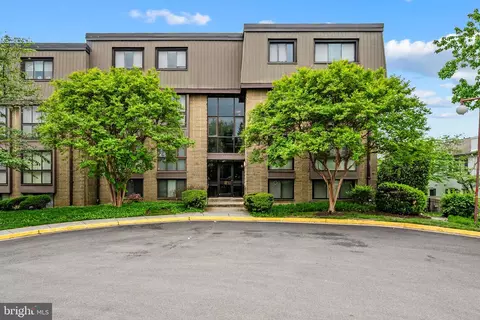 5101 Maris Ave #401, Alexandria, VA 22304