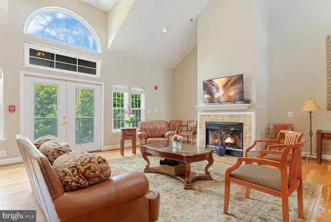 3308 Wyndham Cir #221, Alexandria, VA 22302