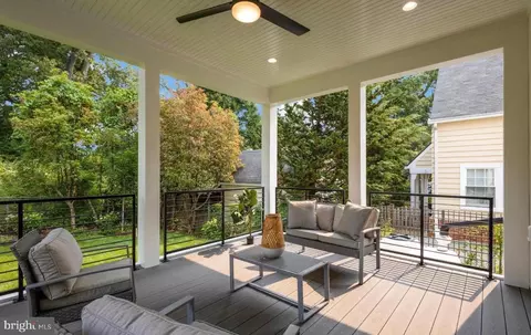 3308 Wyndham Cir #221, Alexandria, VA 22302
