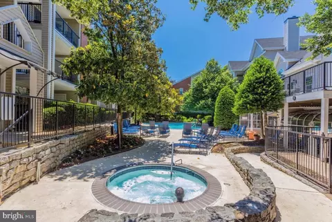 3308 Wyndham Cir #221, Alexandria, VA 22302
