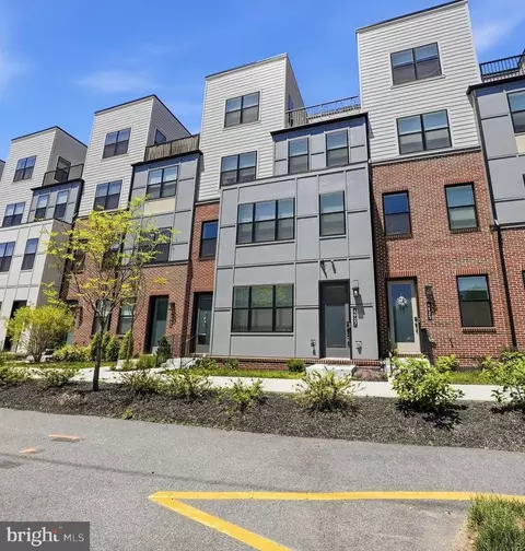 4927 Eisenhower Ave, Alexandria, VA 22304