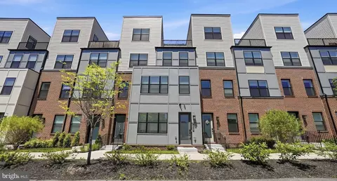 4927 Eisenhower Ave, Alexandria, VA 22304