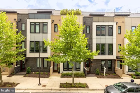 2820 Telek Pl, Alexandria, VA 22314