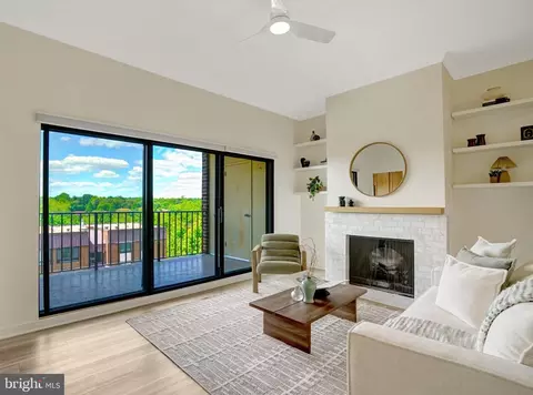 128 Roberts Ln #400, Alexandria, VA 22314