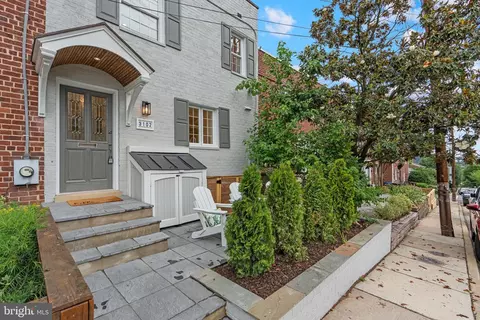 3102 Landover St, Alexandria, VA 22305