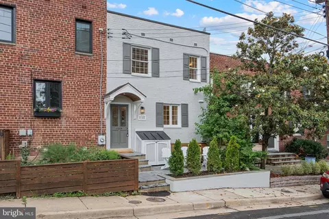 3102 Landover St, Alexandria, VA 22305