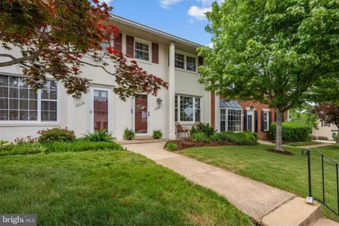 2312 N Dearing St #226, Alexandria, VA 22302