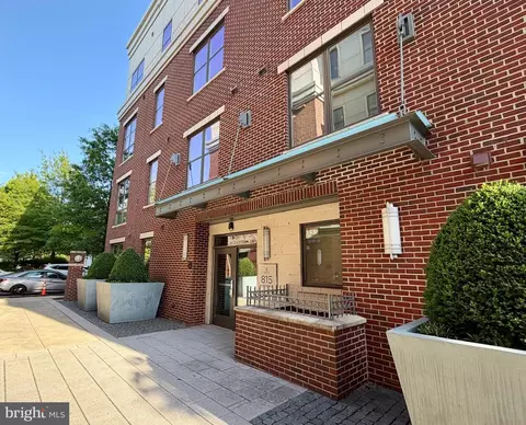 815 N Patrick St #410, Alexandria, VA 22314
