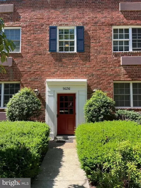 1626 W Abingdon Dr W #302, Alexandria, VA 22314