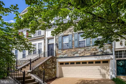 111 Lake Cook Dr, Alexandria, VA 22304