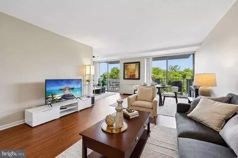 301 N Beauregard St #313, Alexandria, VA 22312