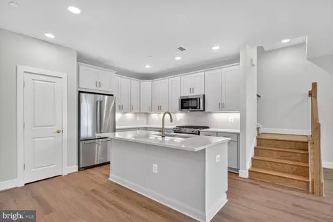 142 Pepperell St, Alexandria, VA 22304