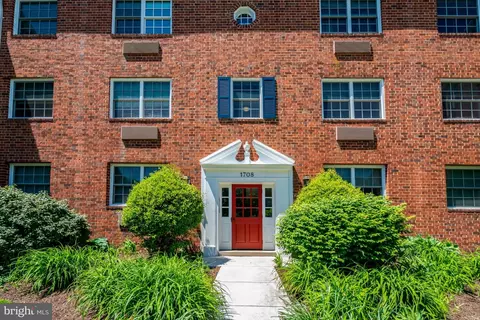 1708 W Abingdon Dr #301, Alexandria, VA 22314