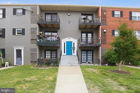 5913 Mayflower Ct #101, Alexandria, VA 22312