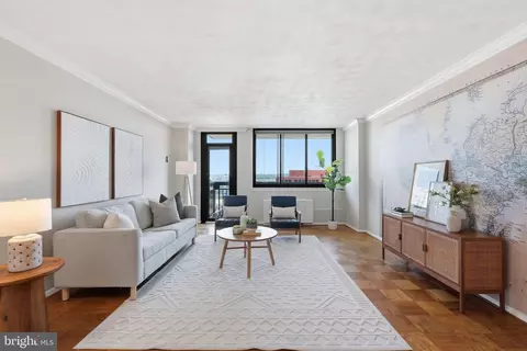801 N Pitt St #706, Alexandria, VA 22314