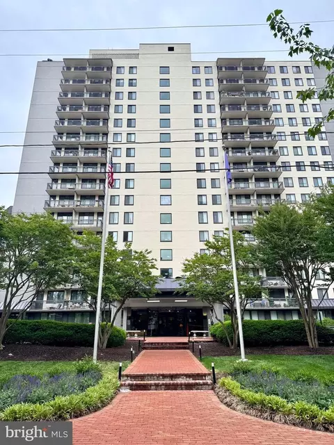 801 N Pitt St #706, Alexandria, VA 22314