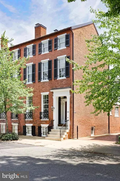 210 S Pitt St, Alexandria, VA 22314