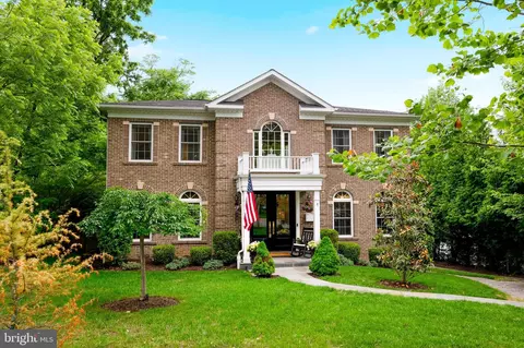 9 Cockrell St, Alexandria, VA 22304