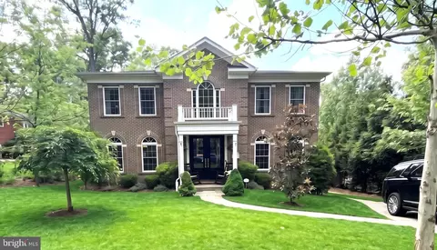 9 Cockrell St, Alexandria, VA 22304