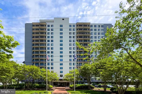 801 N Pitt St N #610, Alexandria, VA 22314