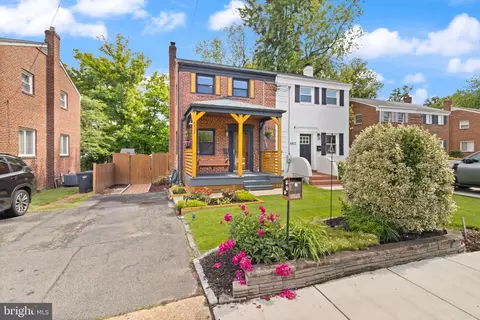 4420 Vermont Ave, Alexandria, VA 22304