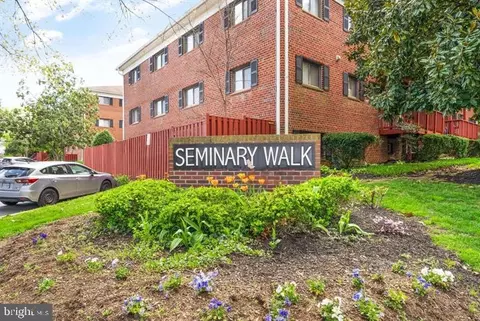 49 Skyhill Rd #204, Alexandria, VA 22314