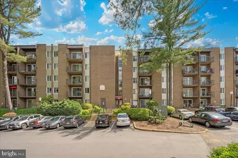 60 S Van Dorn St #511, Alexandria, VA 22304