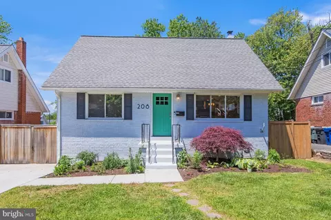 208 N Furman St, Alexandria, VA 22304