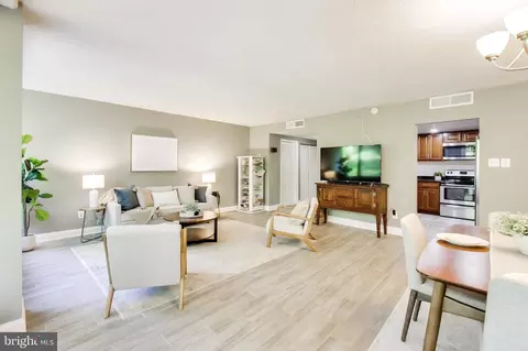 6301 Stevenson Ave #102, Alexandria, VA 22304