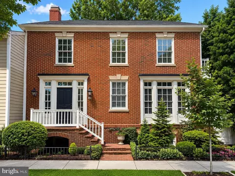 808 Oronoco St, Alexandria, VA 22314