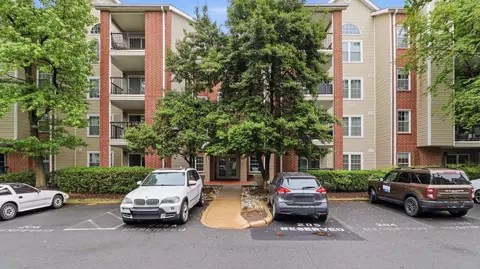 3311 Wyndham Cir #2202, Alexandria, VA 22302