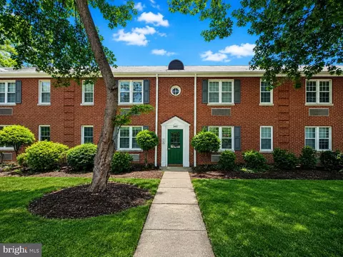 3405 Commonwealth Ave #B, Alexandria, VA 22305