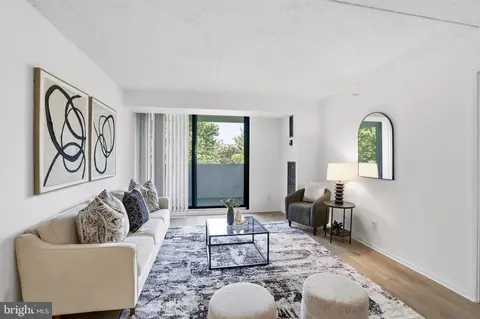 5911 Edsall Rd #511, Alexandria, VA 22304