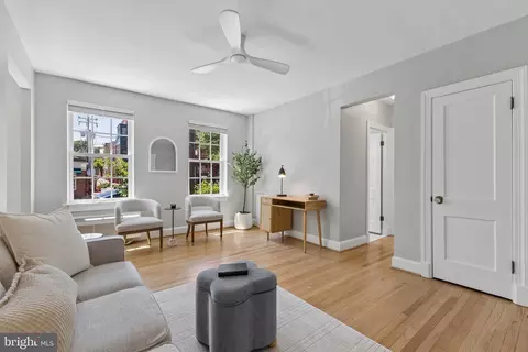 715 Washington St #A-32, Alexandria, VA 22314