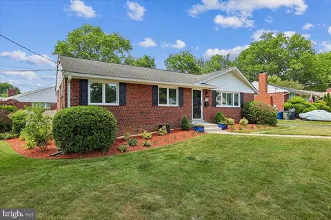 500 N Naylor St N, Alexandria, VA 22304