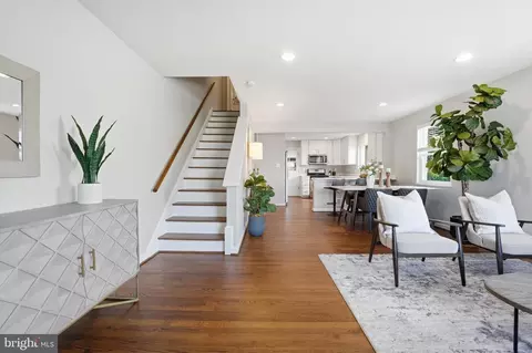 2722 Hickory St, Alexandria, VA 22305