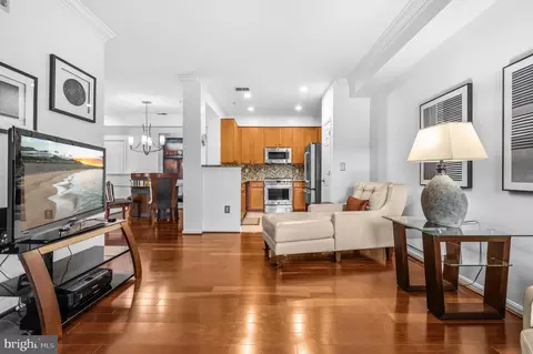 4854 Eisenhower Ave #451, Alexandria, VA 22304