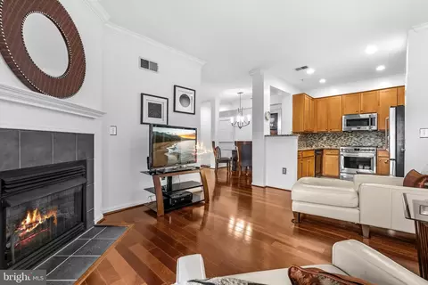 4854 Eisenhower Ave #451, Alexandria, VA 22304