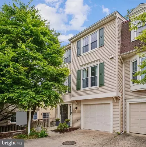 27 S Floyd St, Alexandria, VA 22304
