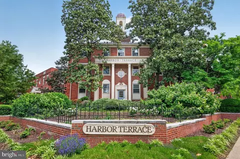 1301 E Abingdon Dr #1, Alexandria, VA 22314