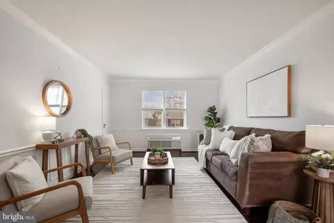 1 Auburn Ct #B, Alexandria, VA 22305