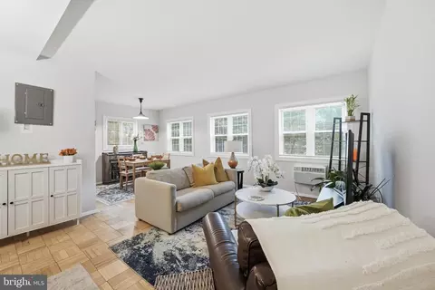 3478 Martha Custis Dr, Alexandria, VA 22302
