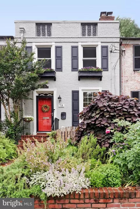 719 S Royal St, Alexandria, VA 22314