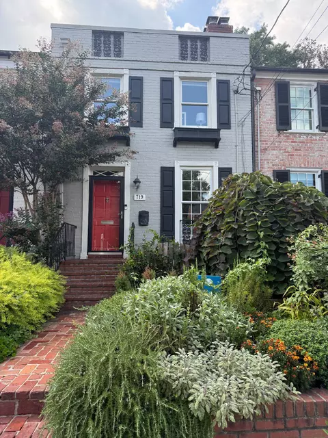719 S Royal St, Alexandria, VA 22314