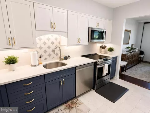 5500 Holmes Run Pkwy #1406, Alexandria, VA 22304