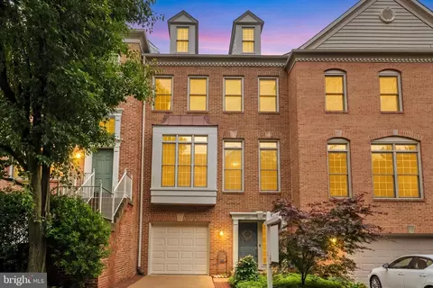 4690 Kirkpatrick Ln, Alexandria, VA 22311