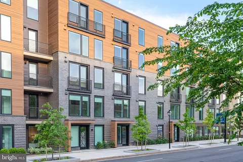 701 N Henry St #504, Alexandria, VA 22314
