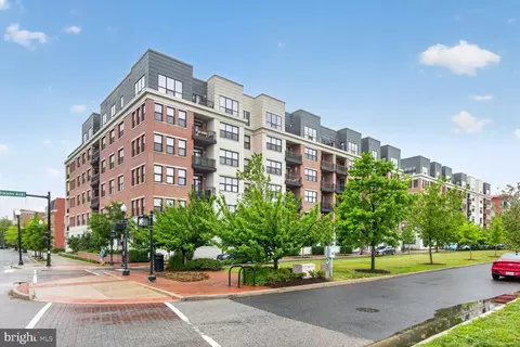 737 Swann Ave #310, Alexandria, VA 22301