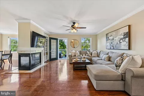 1404 Roundhouse Ln #311, Alexandria, VA 22314