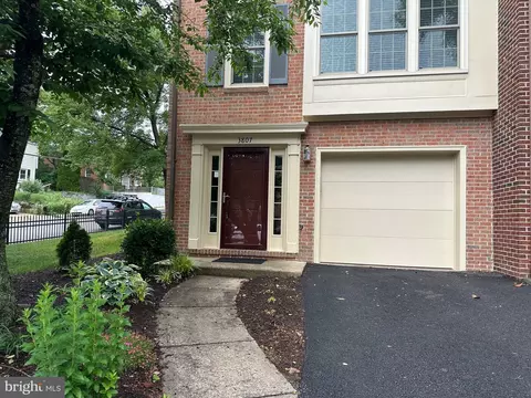 3807 Vermont Ct, Alexandria, VA 22304